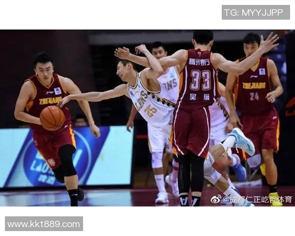 四中与清华篮球对决精彩纷呈谁能在赛场上笑到最后