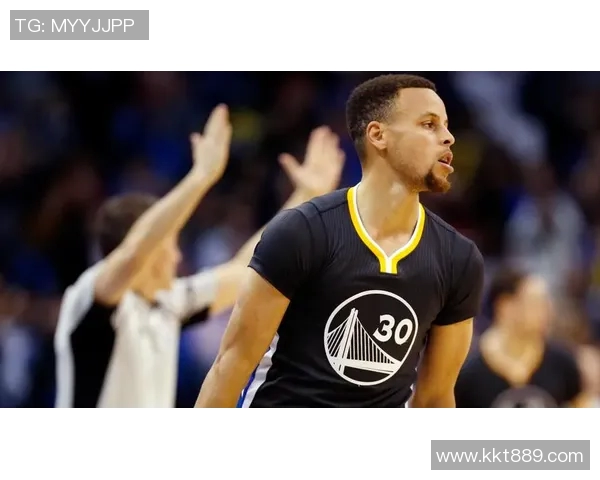 库里与雷霆的巅峰对决揭示篮球之神的荣耀与传奇